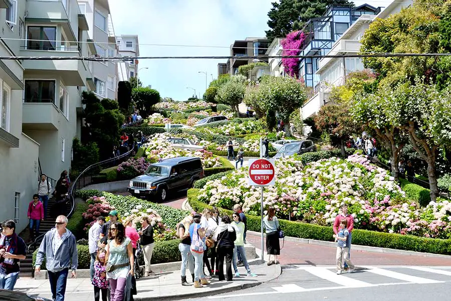 Tourists sightseeing on Lombard Street